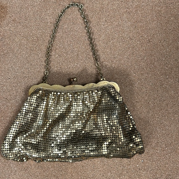 Very vintage gold Whiting & Davis small cocktail mesh bag with chain strap - Picture 11 of 16